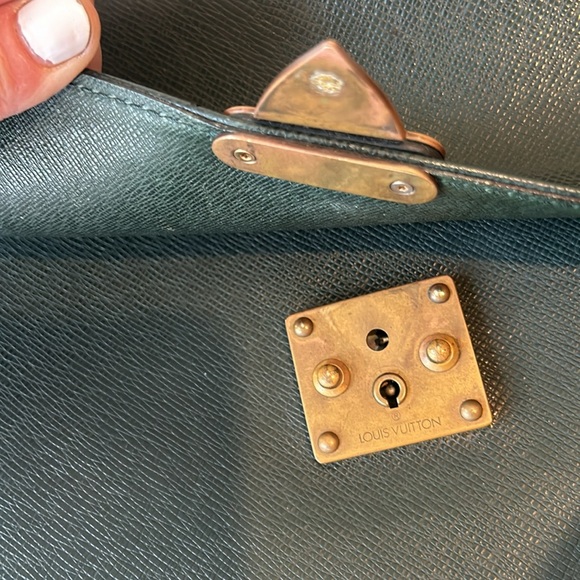 Authentic Louis Vuitton Green Taiga Leather Briefcase Gold Hardware And Handle - Picture 11 of 17